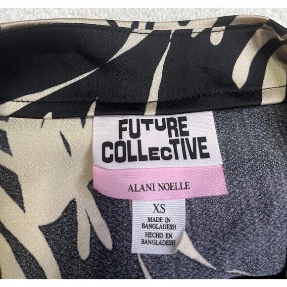 New Future Collective Black Creme Dress XS Ruched Front Side Zipper $36 - Picture 3 of 3